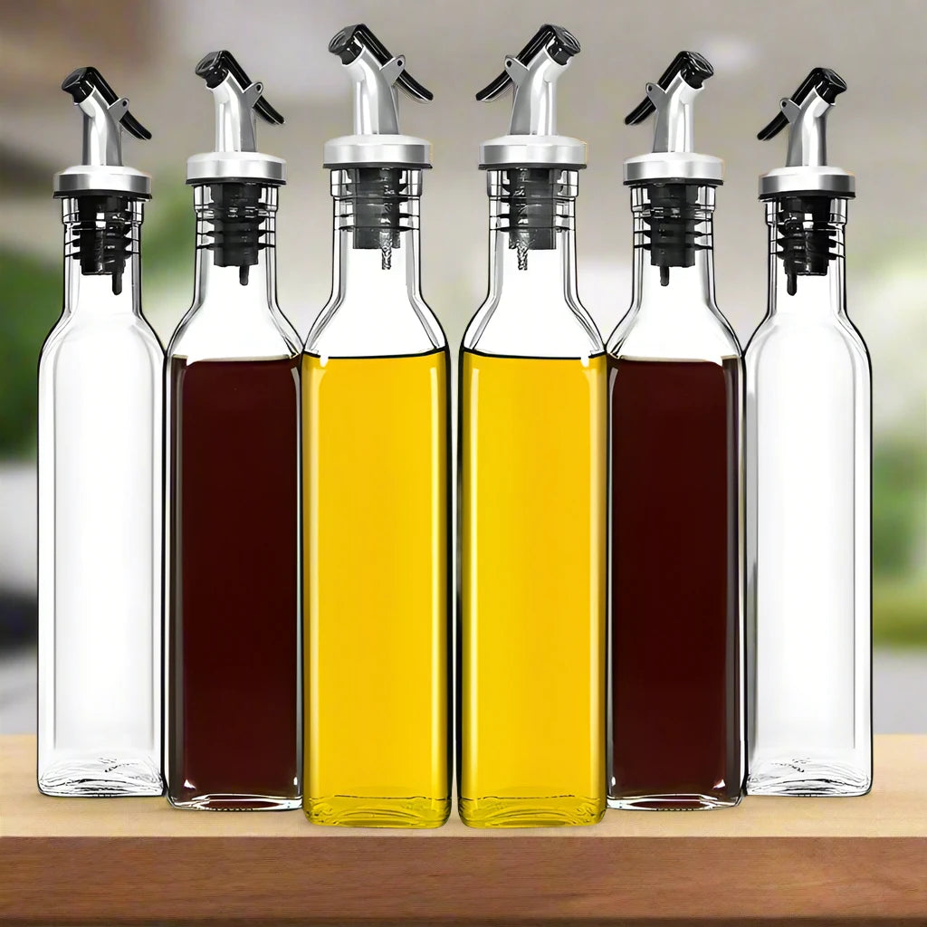 Leak-proof kitchen sauce bottle with precision nozzle for sauces